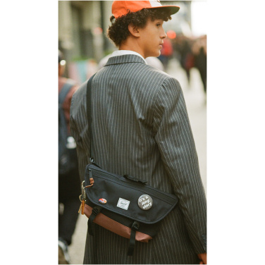 Logotrade werbemittel das Foto: Herschel Cove recycelte Umhängetasche 22,5 L