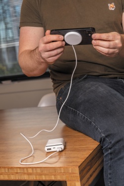 Logo trade promotional merchandise image of: 5W magnetic wireless charger