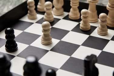 Logo trade reklaamkingi pilt: VINGA Chess kohvilauamäng