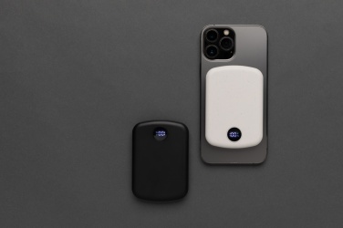 Logotrade ärikingi foto: MagBoost RCS taaskasutatud plastist 5000 mah magnetjõupank