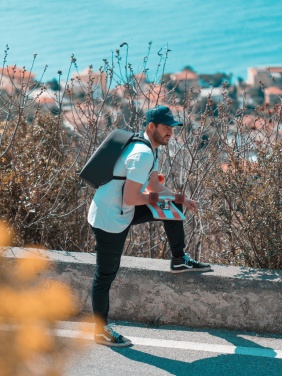 Logotrade ärikingi foto: Bobby Hero Väike vargusevastane seljakott