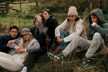 Logo trade firmakingi pilt: Iqoniq Meru naiste taaskasutatud polüestrist vest