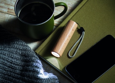 Logotrade reklaamkingituse foto: Pöögipuidust laetav taskulamp