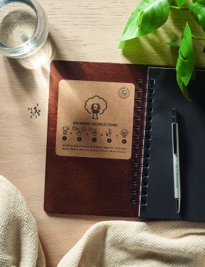 Logotrade meene foto: A5 kasepuidust märkmik GROWBOOK™