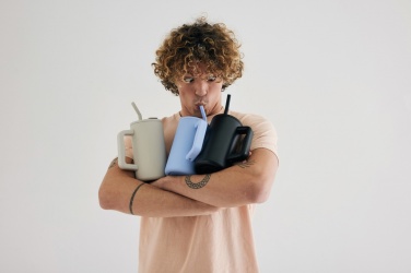 Logo trade mainoslahja ja liikelahja tuotekuva: Cube RCS -sertifioitu muki kierrätetystä teräksestä 800ml