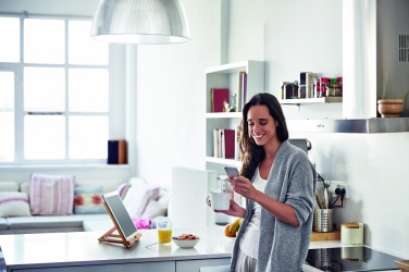 Logo trade mainoslahja ja liikelahja tuotekuva: Bambu puhelinalusta TUANUI