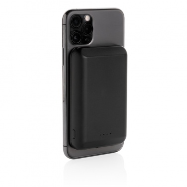 Logotrade reklamprodukter bild: Magnetisk 5.000 mAh 5W trådlös powerbank