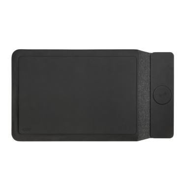 Logotrade presentreklam bild: Swiss Peak 15W magnetiskt laddningsfodral för laptop 14-15,6
